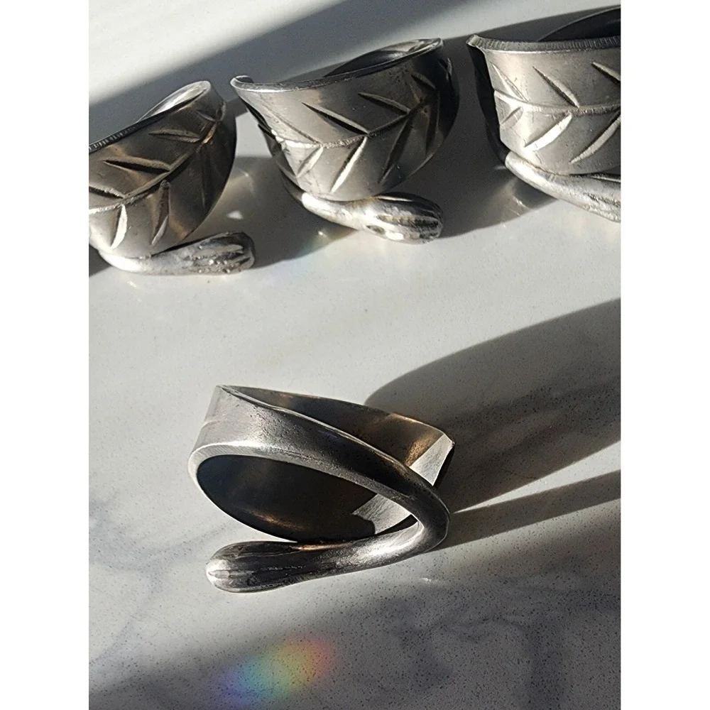 Silver Pewter Metal Leaf Wrap‎ Napkin Rings Set Of 8 Kemp & Beatley?